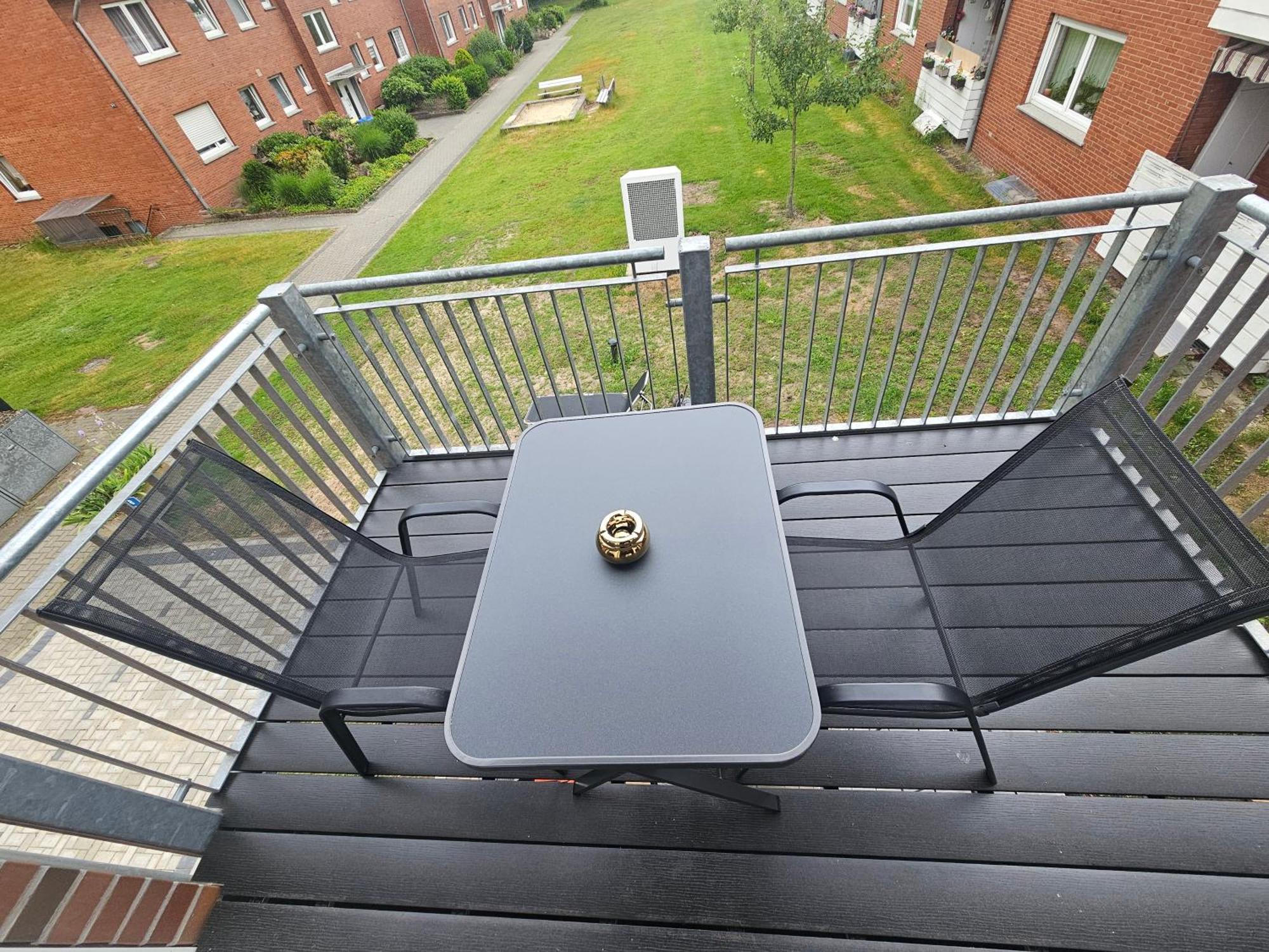 Balkon Aparment2, Meppen, Kueche, Badezimmer, Waschmaschine Apartment *