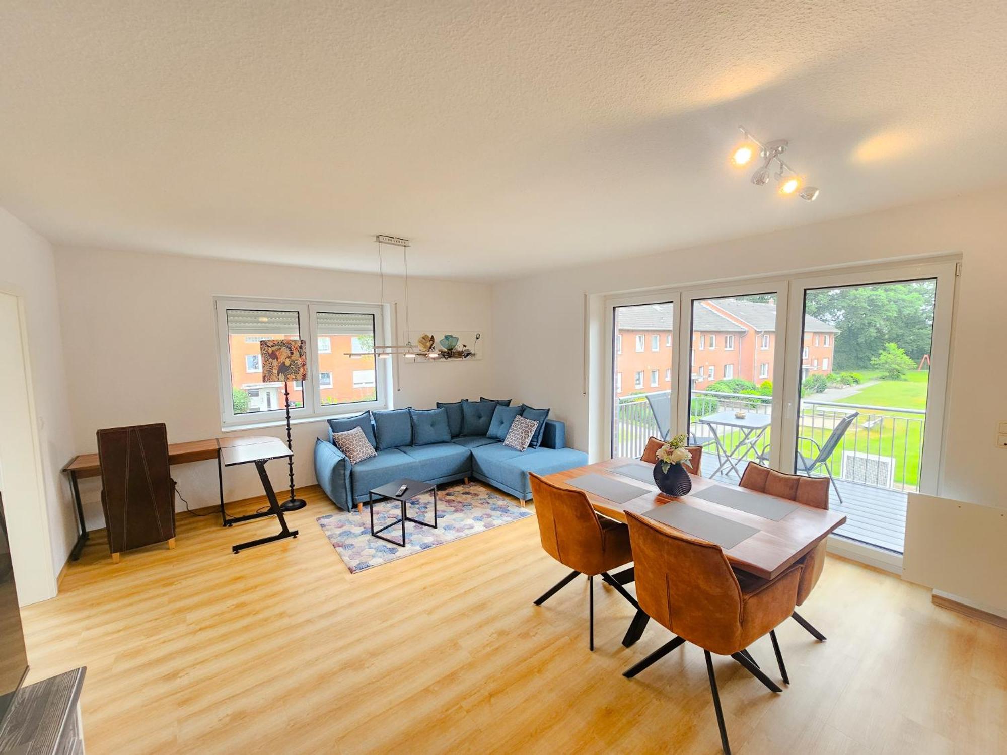 Balkon Aparment2, Meppen, Kueche, Badezimmer, Waschmaschine * Meppen